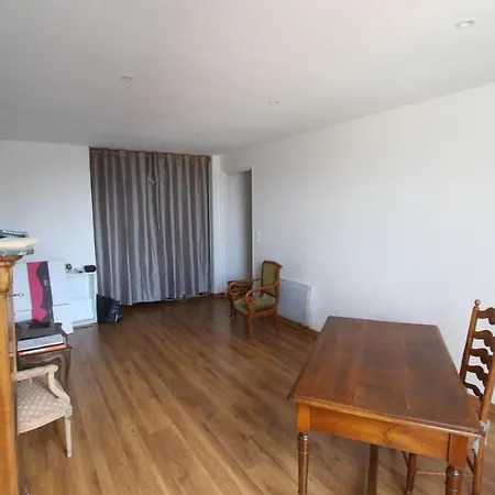 Daire Super Avec Belle Luminosite En Plein Centre De