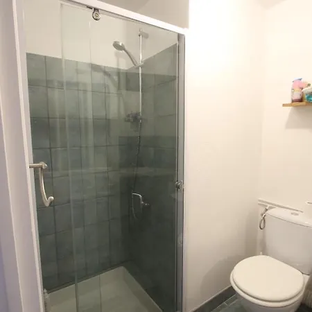 Daire Super Avec Belle Luminosite En Plein Centre De *